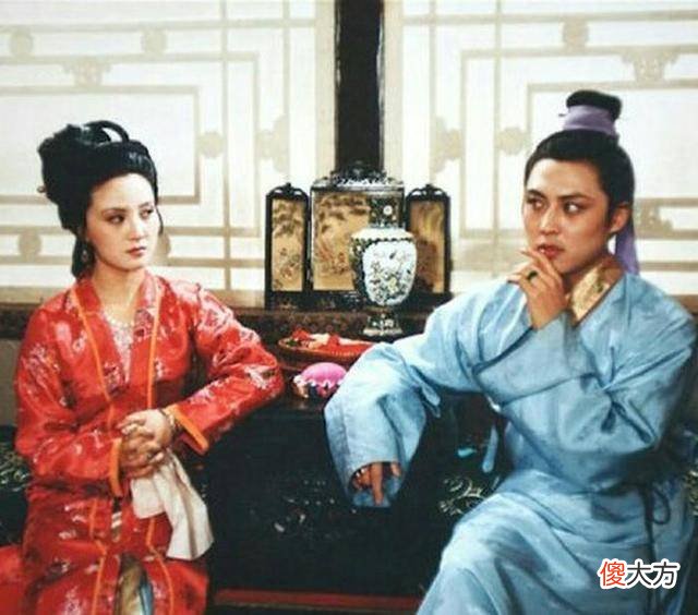 【历史故事】《红楼梦》王家碾压贾府，王熙凤为什么还嫁给贾琏呢？