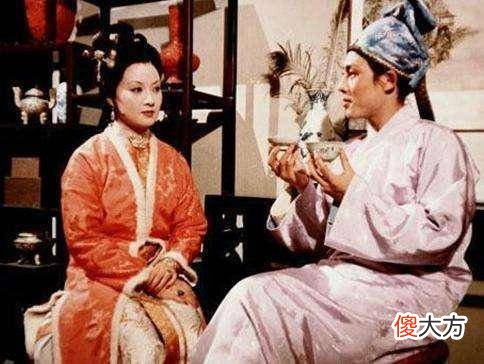 【历史故事】《红楼梦》王家碾压贾府，王熙凤为什么还嫁给贾琏呢？
