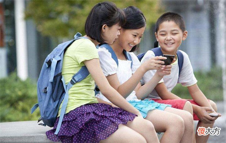 什么时间给孩子配手机最合适 孩子什么时候配手机最好