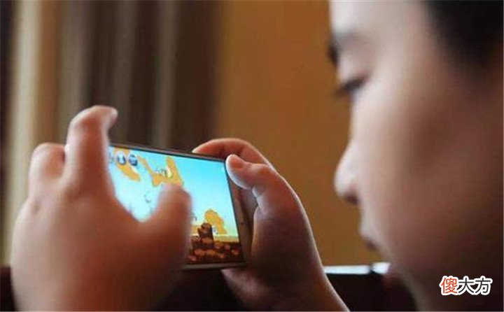 什么时间给孩子配手机最合适 孩子什么时候配手机最好