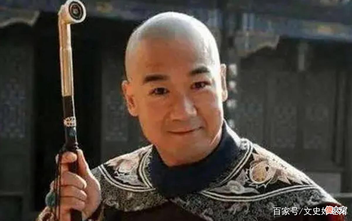 【爱历史】乾隆给纪晓岚白纸让他宣读，后者张口，乾隆帝瞬间龙颜大悦