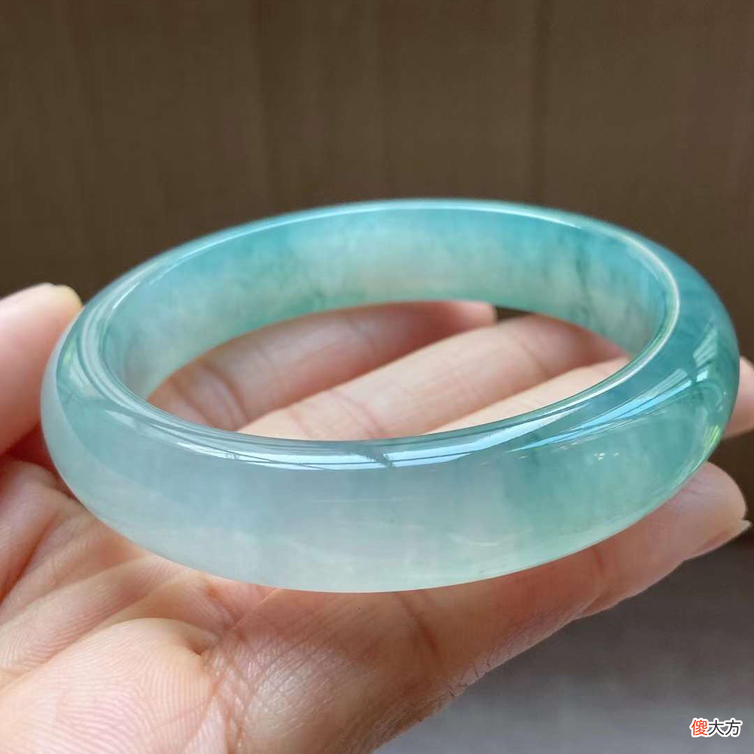 翡翠手镯应该怎么选 翡翠手镯如何选