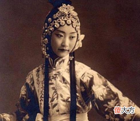 【爱历史】8张图告诉你，清朝皇室的真实长相，颜值不输娱乐圈的明星
