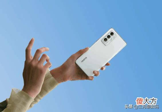 给妈妈买一款3000元左右的手机 想给妈妈买个手机3000左右的