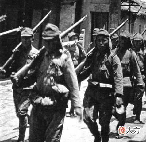 【历史故事】粟裕激战苏中，打得日军双膝跪地磕头缴枪，创造巷战经典