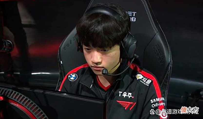【游戏世界】LOL：Faker被小辅助背刺了，一直认为LPL下路更厉害，AD差距太大