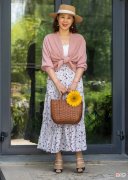 【就爱时尚】女人上了年纪多穿4种“显贵色”，优雅又有气质，一看就是洋气人