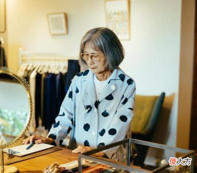 【就爱时尚】重新定义“中国大妈”!4位时髦老太用实力证明,时尚与年龄无关