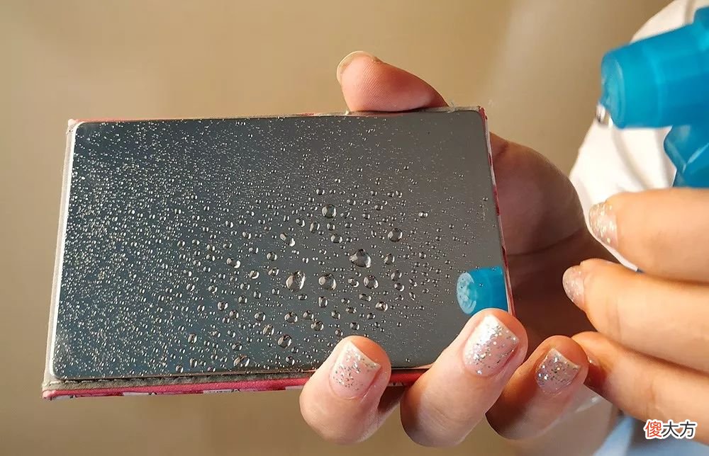 这样的水珠手机也能拍？怎么实现的？