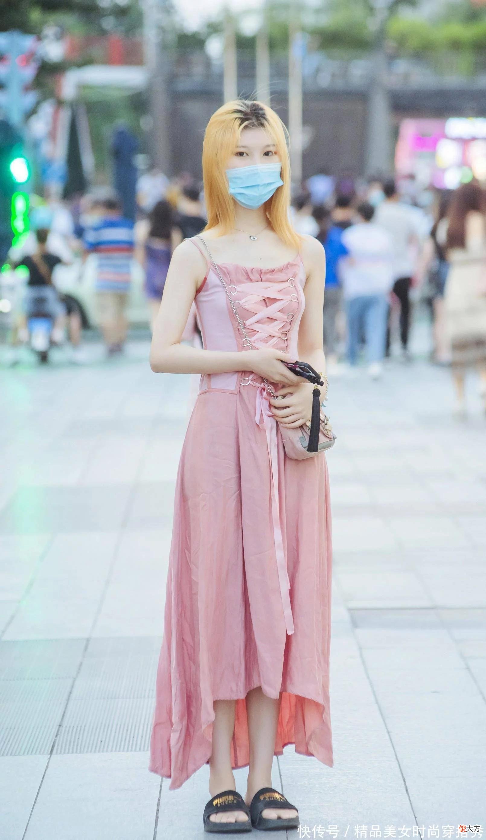 【时尚一点】还在羡慕别人穿吊带裙吗？这几款吊带裙照着穿，你也可以很美