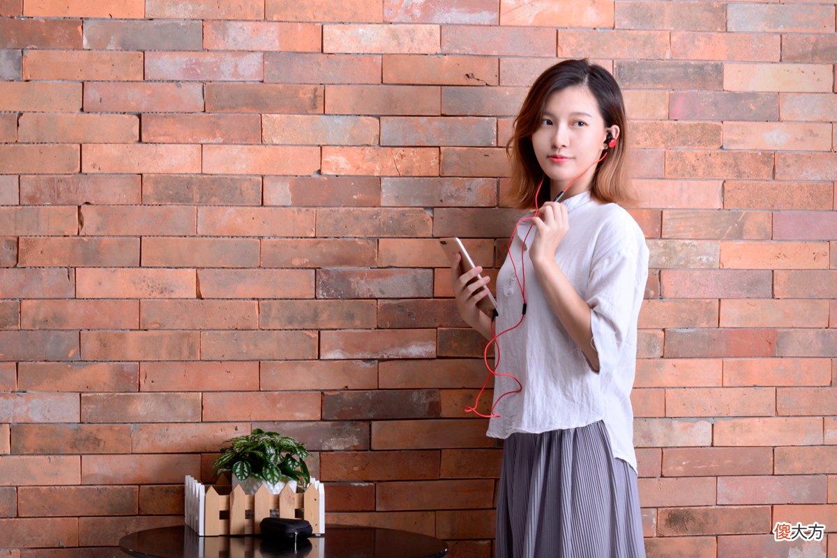 小姐姐玩手游用什么耳机 打手游用什么耳机