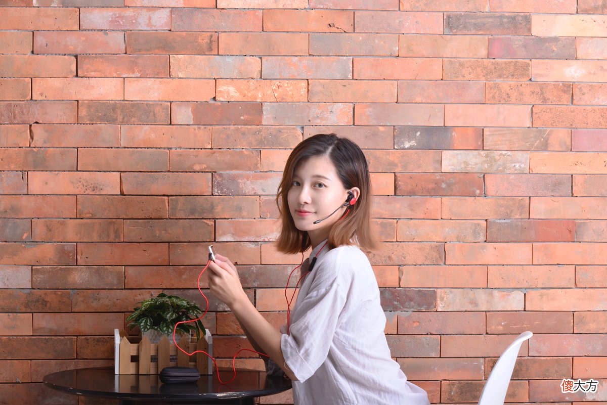 小姐姐玩手游用什么耳机 打手游用什么耳机