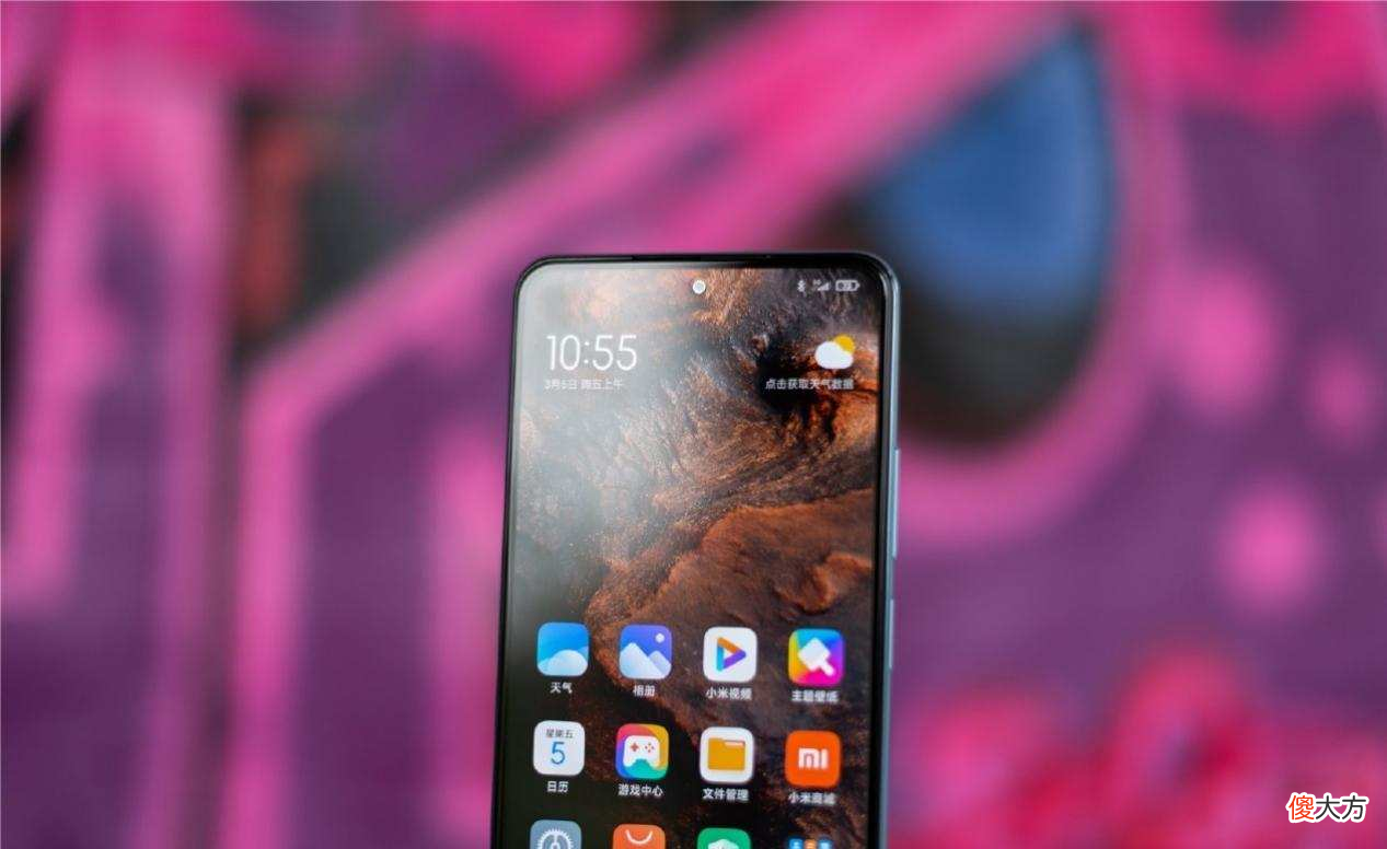 2000块左右的手机哪个性价比高 2000块钱的手机哪个性价比高