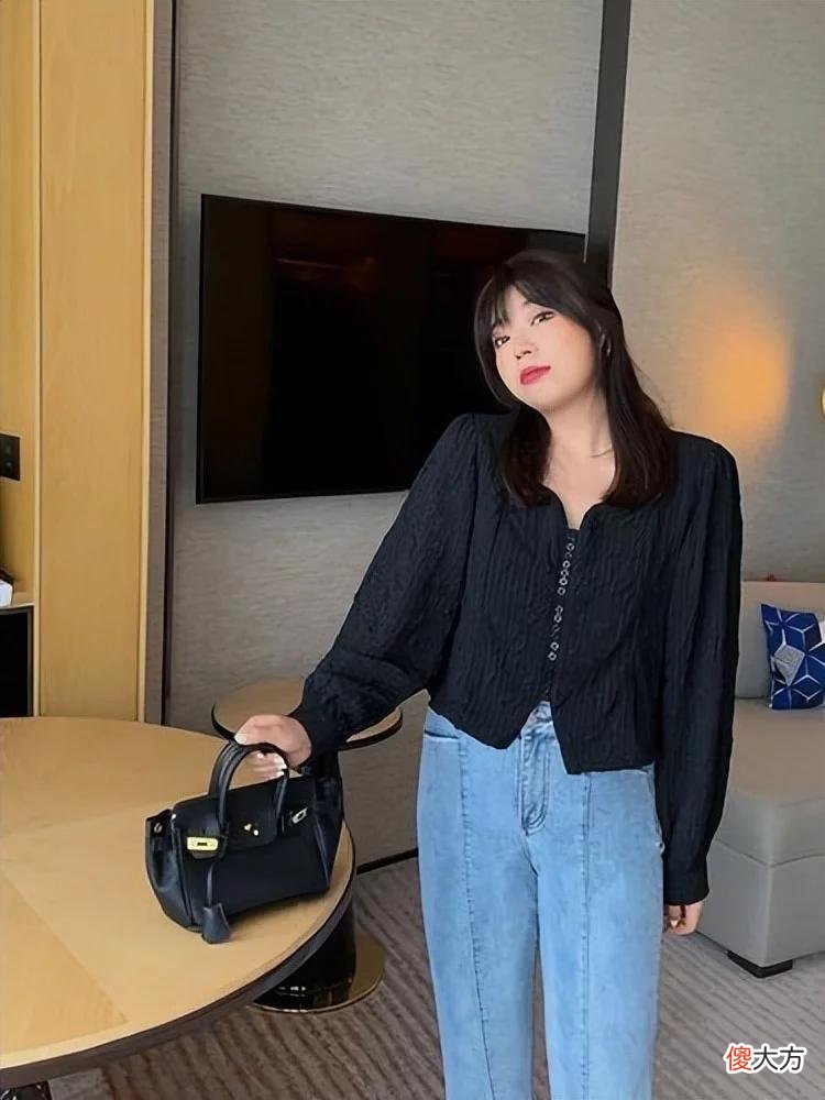 【时尚一点】女人要想穿出高级感，建议从风格和版型入手，更显气质魅力
