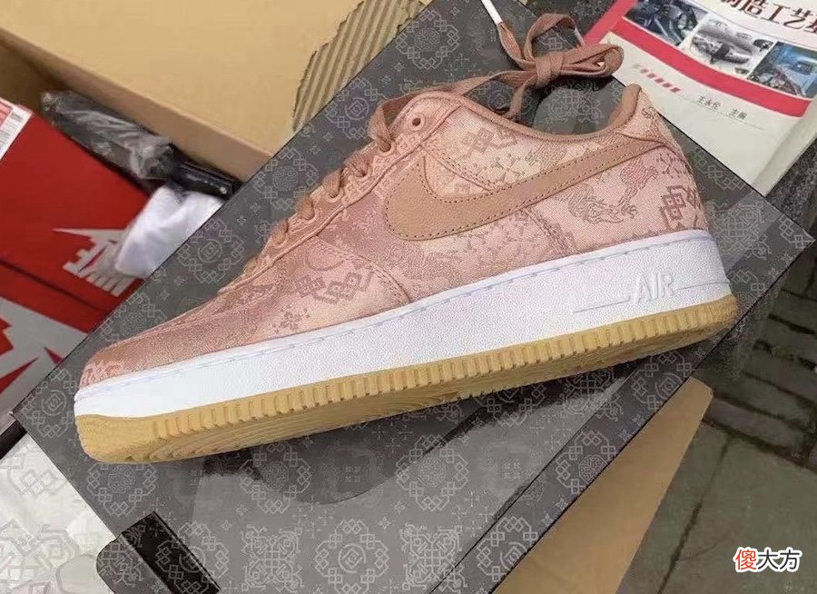 丝绸AF 1曝出新配色冠希打脸？Converse翻毛皮鞋保暖颜值不输联名