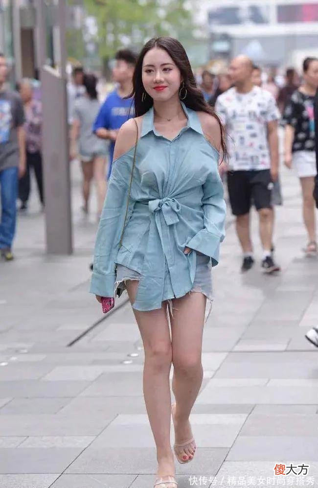 【时尚一点】街拍美女：选择个性的短裤穿搭，感受不一样的时尚美