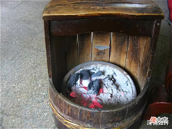 【历史故事】995年中国历史老照片:没有暖气、空调的冬天,人们是这样过冬的