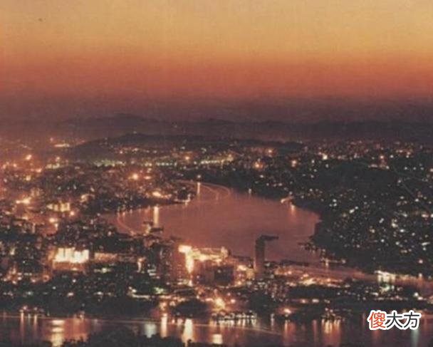【历史故事】老照片：1996年的重庆老城区，难忘的山城生活记忆