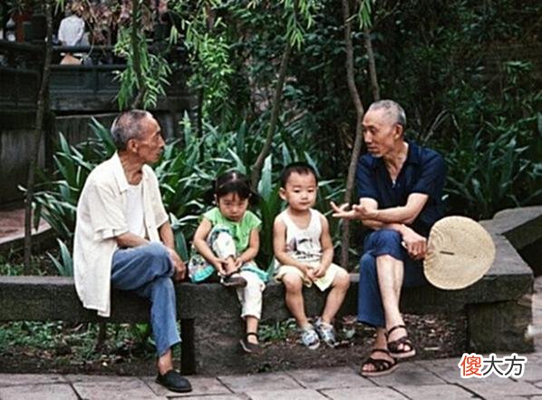 【历史故事】老照片：1996年的重庆老城区，难忘的山城生活记忆
