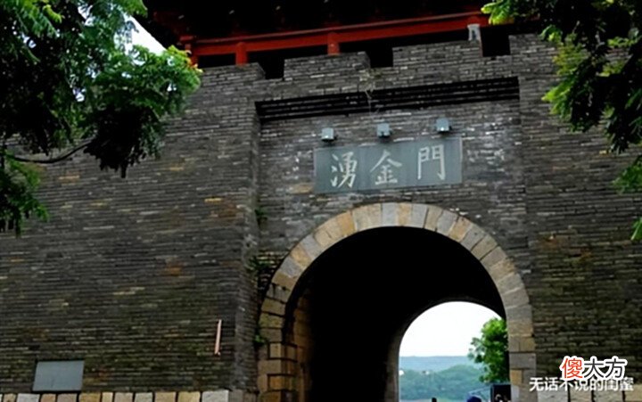 【历史故事】杭州发现武松墓，墓碑揭开武松真实的一生，专家感叹被骗了上千年！