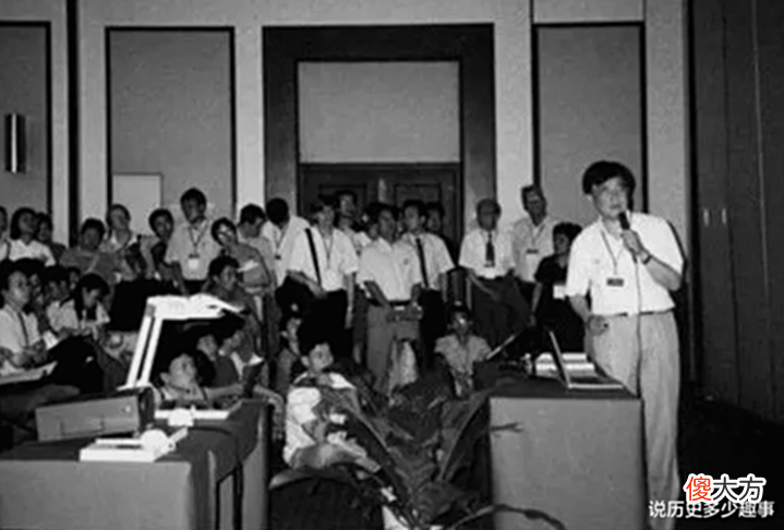 【历史故事】广西67岁老太因太累想退休“被拒”,84岁造出一种铁片打破美国垄断