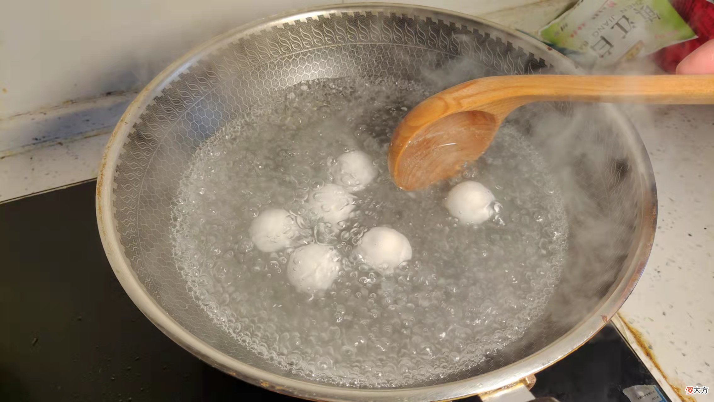 煮汤圆用冷水还是开水 煮汤圆要用冷水还是热水