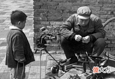 【历史故事】黑白老照片：80年代的老百姓真实生活现状，满满都是回忆