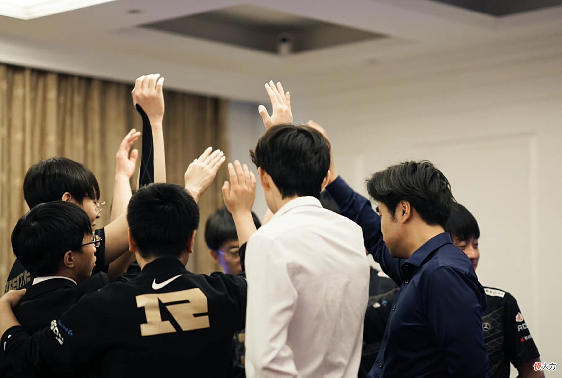 【游戏世界】Ning觉得RNG、JD、滔搏能进世界赛，张嘉文则是认为EDG不太稳定