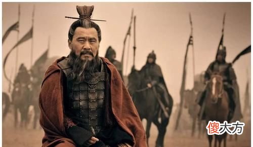 【爱历史】如果曹操三顾茅庐的话,诸葛亮会不会追谁他?答案很明显