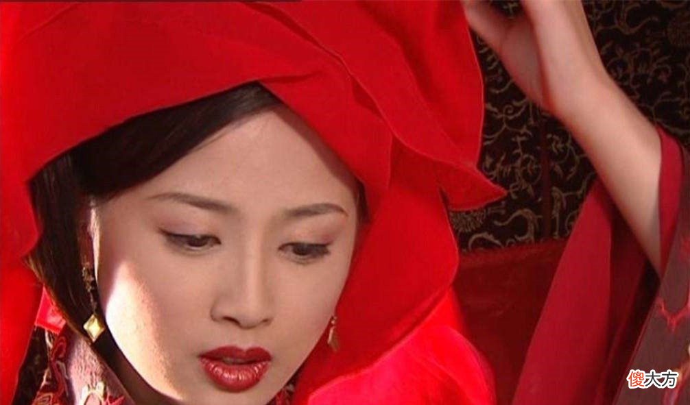 【历史故事】为讨好皇帝，她派数十个美女拜见，皇帝都没看中，却看上她的歌女！
