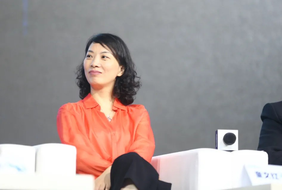 马云背后的女人童文红，从前台500元工资，到现在成为女企业家身价约83.6亿元
