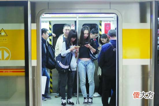 为什么国人都喜欢买苹果 为什么国人喜欢买苹果手机
