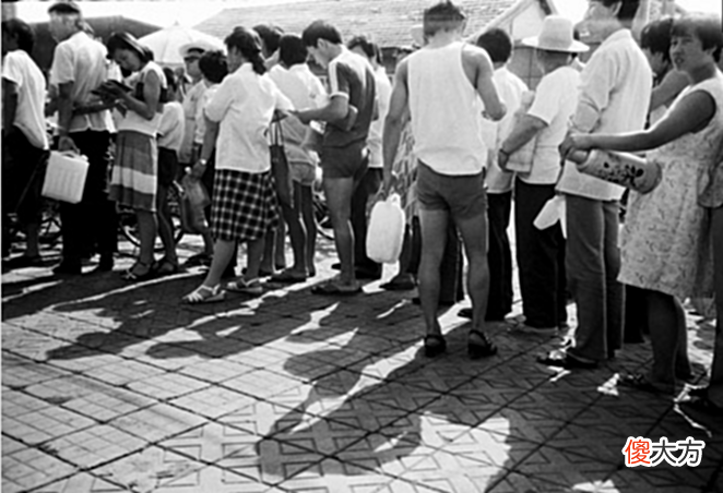 【爱历史】1979年北京珍贵老照片：没想到30多年前的北京是这样子