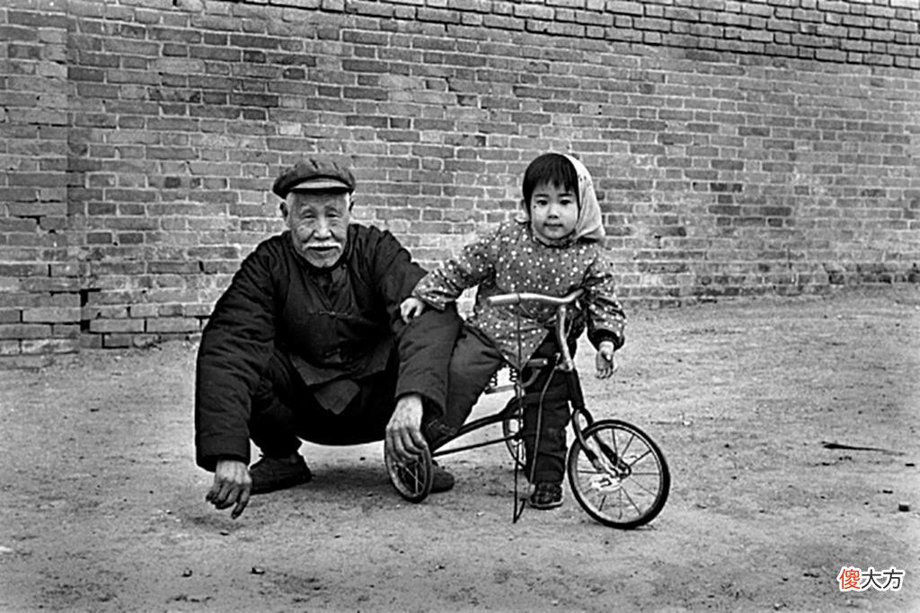 【爱历史】1979年北京珍贵老照片：没想到30多年前的北京是这样子