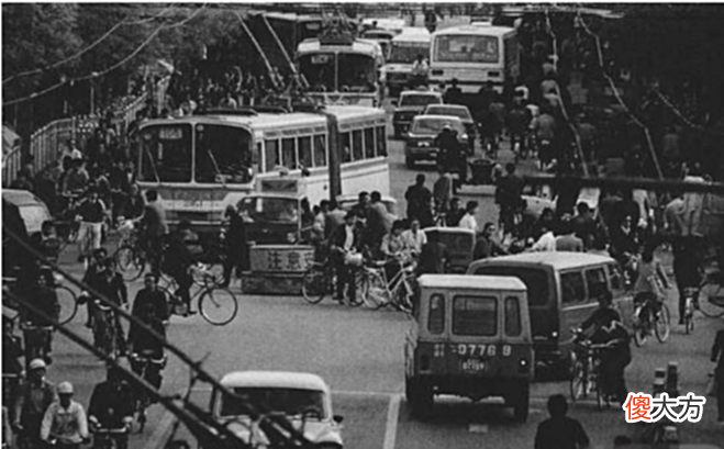 【爱历史】1979年北京珍贵老照片：没想到30多年前的北京是这样子