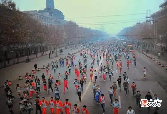 【历史故事】湖北武汉1985年旧照：见证武汉历史记忆，差别很大