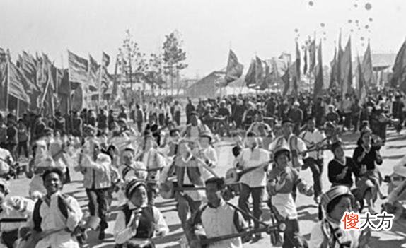 【历史故事】老照片：昆明1978年的照片，见识一下当年的粮食复制品票