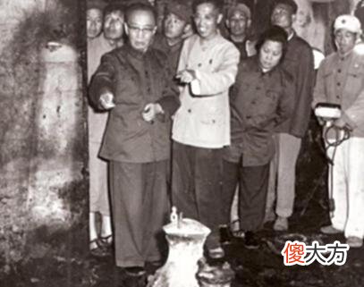 【历史故事】老照片：万历皇帝的定陵考古现场，郭沫若亲自来指导工作
