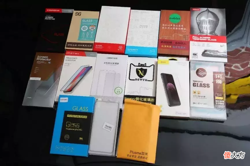 变着方法弄碎我的iPhone手机膜-17款钢化玻璃膜大横评