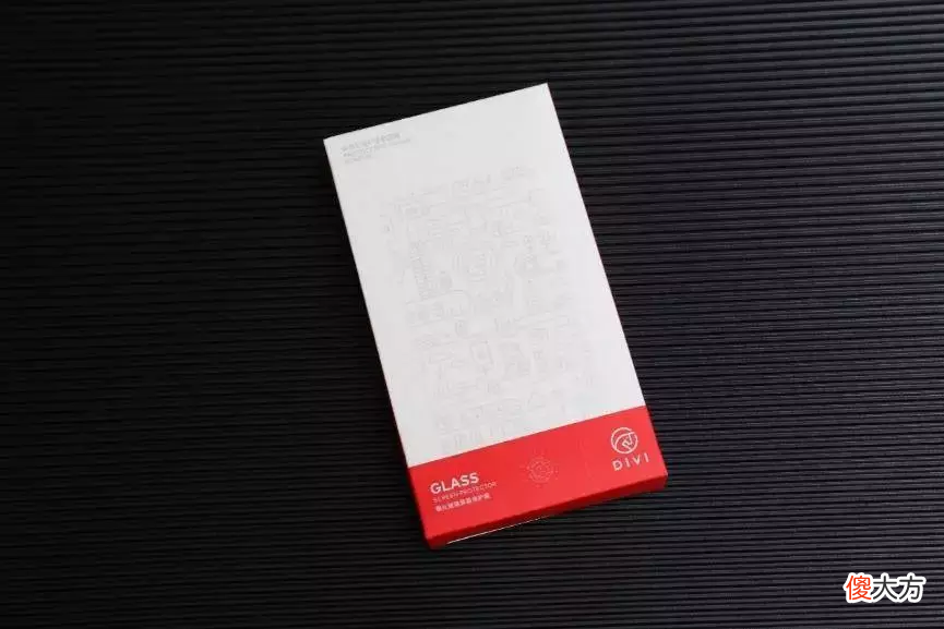 变着方法弄碎我的iPhone手机膜-17款钢化玻璃膜大横评