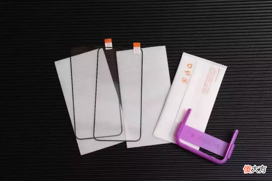 变着方法弄碎我的iPhone手机膜-17款钢化玻璃膜大横评