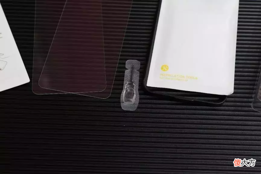 变着方法弄碎我的iPhone手机膜-17款钢化玻璃膜大横评
