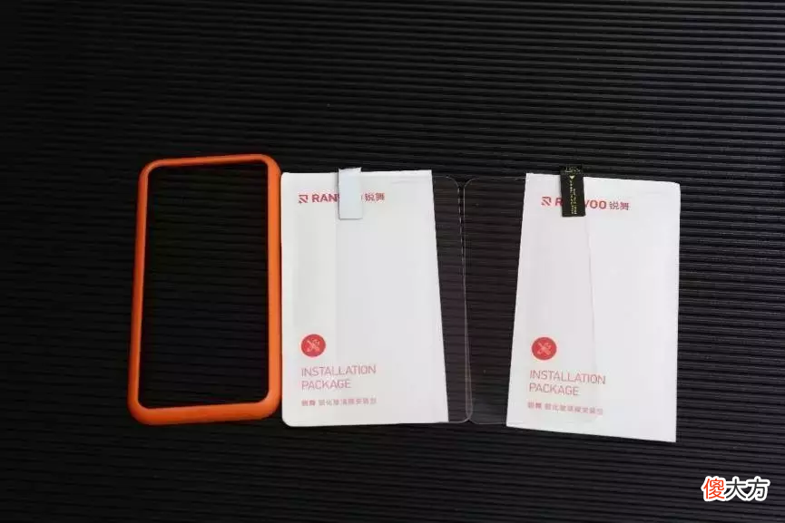 变着方法弄碎我的iPhone手机膜-17款钢化玻璃膜大横评