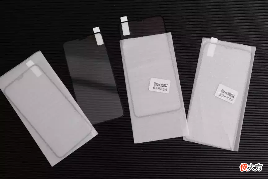 变着方法弄碎我的iPhone手机膜-17款钢化玻璃膜大横评