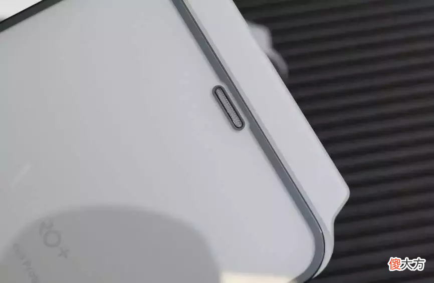 变着方法弄碎我的iPhone手机膜-17款钢化玻璃膜大横评