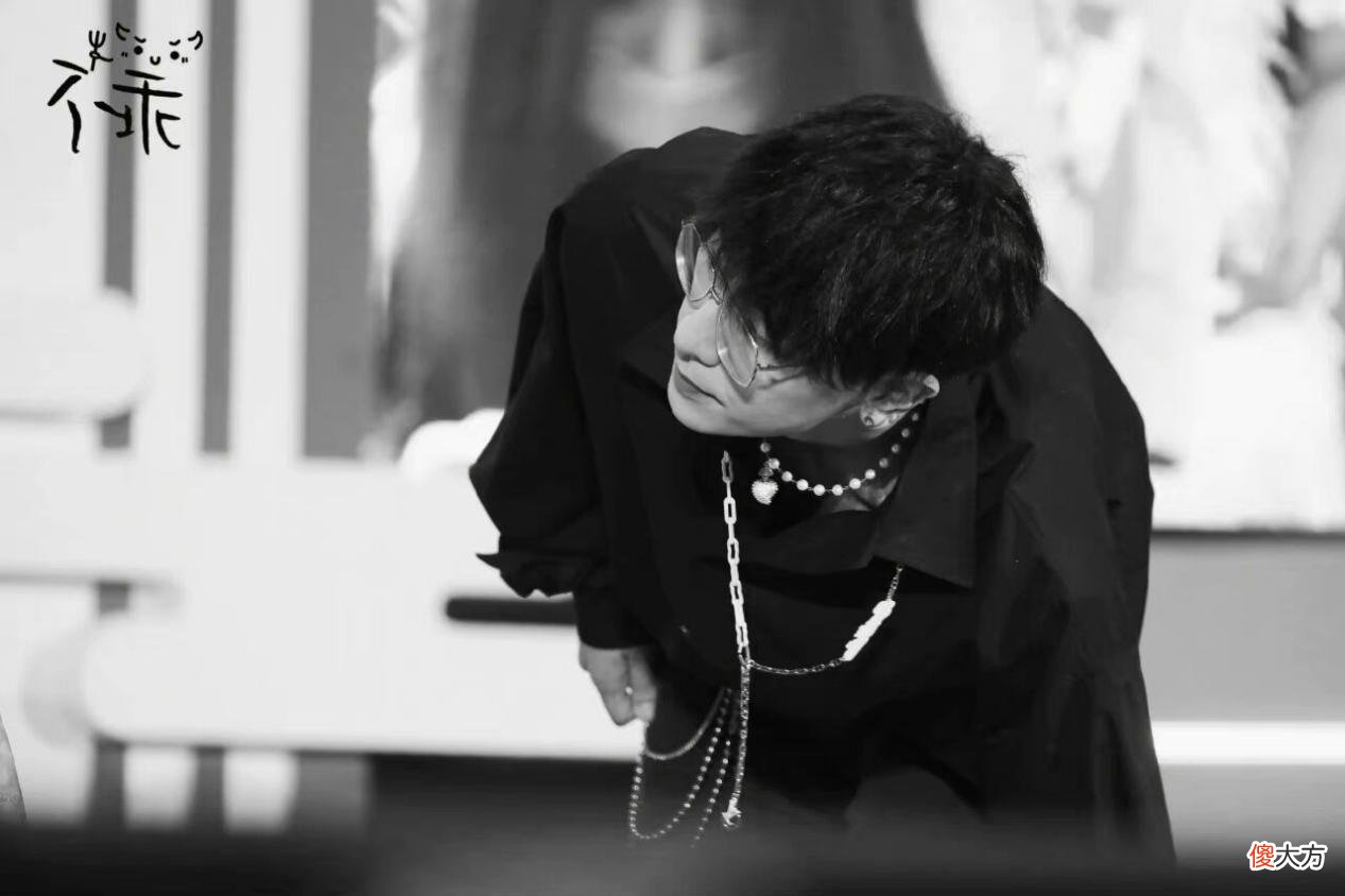 【就爱时尚】看到cv景向谁依的颜值，网友直言：哥哥可以直接出道了！