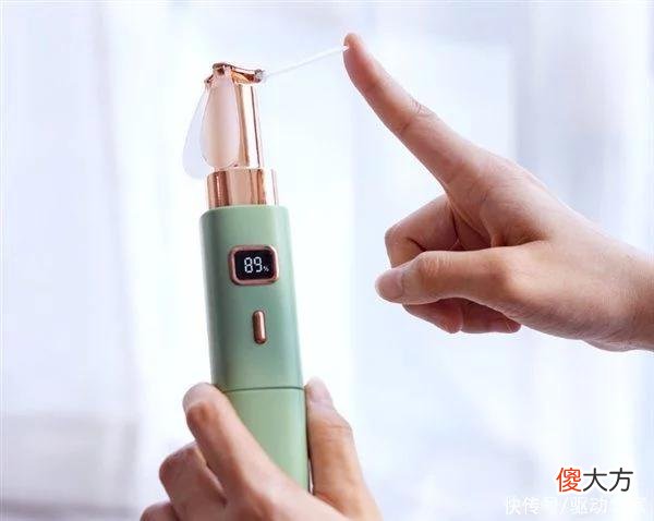 【就爱时尚】小米有品上架79元新品：看似口红 其实是小风扇
