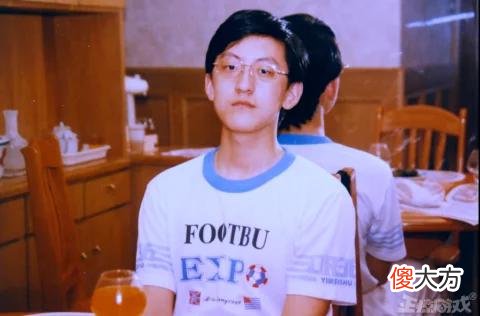 【游戏迷】老玩家的逆袭人生！他曾是问题少年，却在20年前就靠游戏月入过万！
