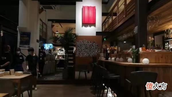 在北京市中心开了三家分店的小餐厅，两次新店开业都遇上疫情带来的“寒冬”