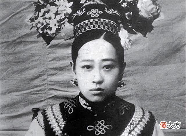 【历史故事】晚清第一美女有多美？黑白照难掩绝美容颜